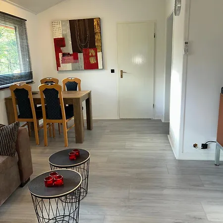 Bungalow104 Keybox Starlink Wifi Tv Heater Airco Woods Pittoresque Town Lidl Restaurant P Only Private Cars Casa vacanze